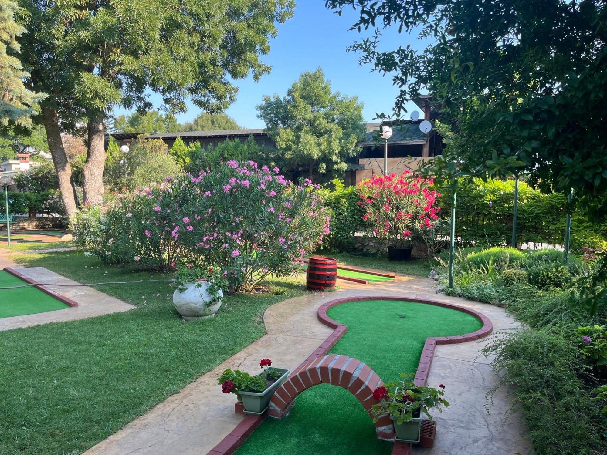 Oleander House And Tennis Club Солнечный берег Экстерьер фото